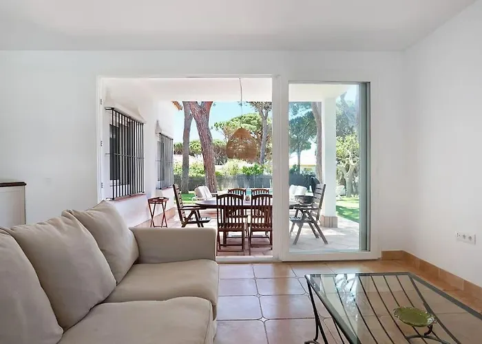 Villa Escocia, Entre Pinares Y A Pie De Playa